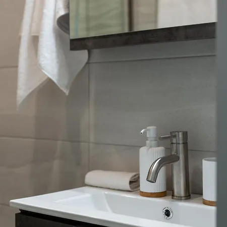 Secret View Apartment, With Private Jacuzzi Appartement